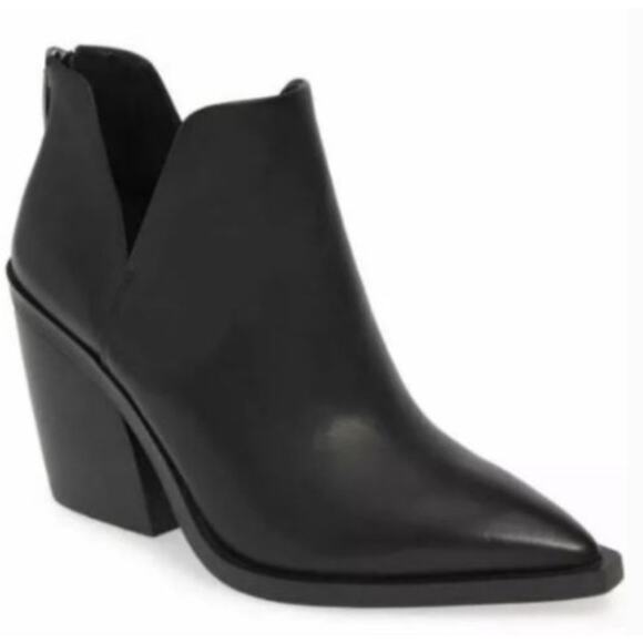 Vince Camuto Gigietta Boots 11 Black NWOT Ankle Booties Western Heel Leather - Picture 1 of 6